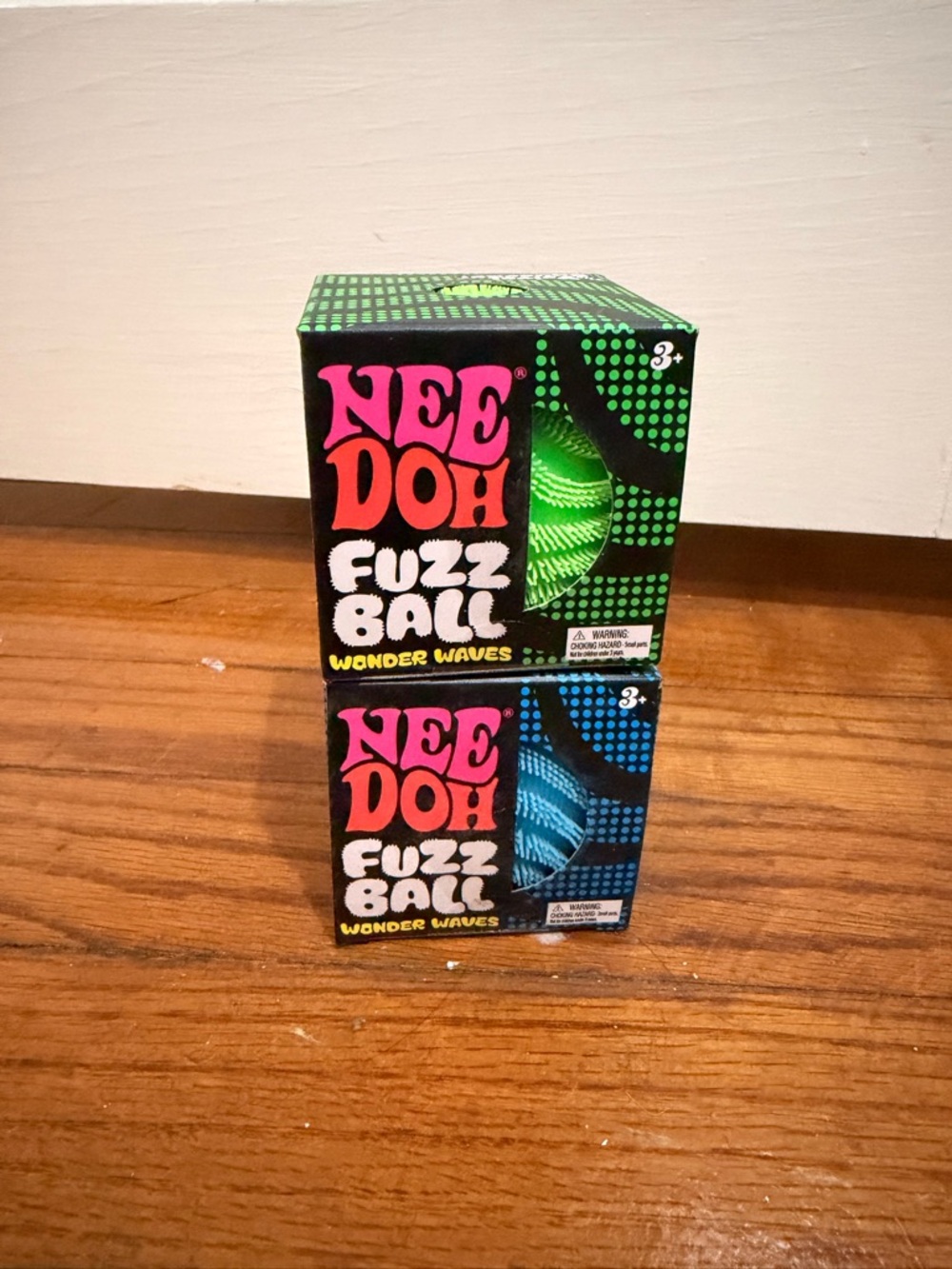 Needho Fuzz Ball Wonder Waves Toy - Green and Blue very viral